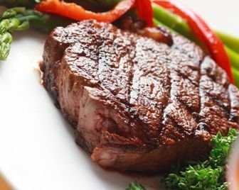 Россияне стали есть меньше мяса