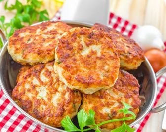 Специалистов Росконтроля не удовлетворило качество куриных котлет