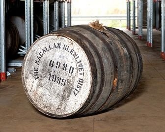 30-летняя бочка виски Macallan установила рекорд на аукционе